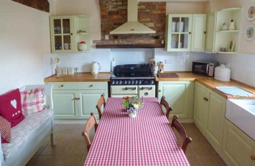 Potter Brompton House | Woodside Cottage