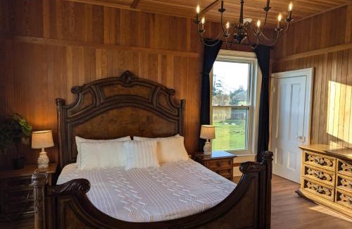 Sooke Bed & Breakfast | Woodside Farm Country Inn