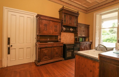 Arbroath Cottage | WOODSIDE HOUSE, pet friendly, character holiday cottage in Arbroath