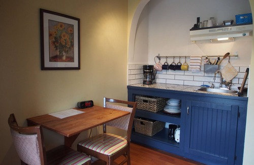 Agassiz Apartment | Woodside Inn/Country Retreat 4 on beautiful Mount Woodside