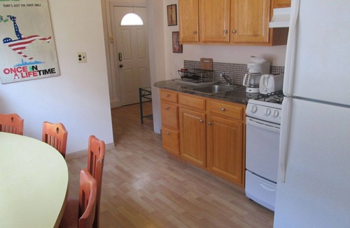 Queens House | Woodside, Queens, Spacious 2 Bdrm 1 Bath Home, Easy Access To Manhattan
