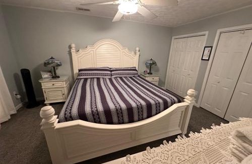 Bronston Apartment | Woodson Bend Resort Condo 7-3 Extremely Large Luxury 1 Bedroom Sleeps 6