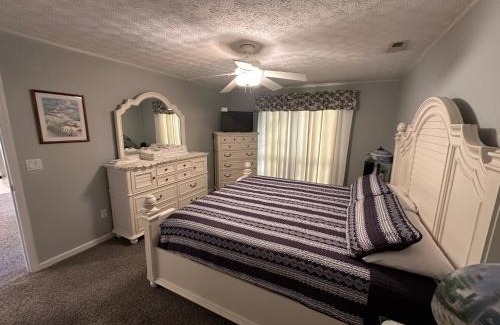 Bronston Apartment | Woodson Bend Resort Condo 7-3 Extremely Large Luxury 1 Bedroom Sleeps 6