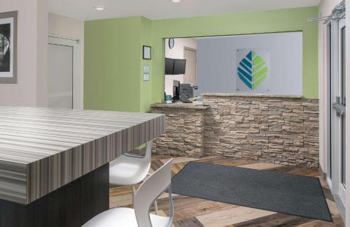 South Tulsa Hotel | WoodSpring Suites Broken Arrow