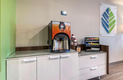 Dock Junction Hotel | WoodSpring Suites Brunswick