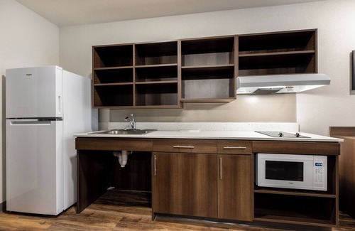 Daytona Beach Hotel | WoodSpring Suites Daytona Beach Int'l Speedway