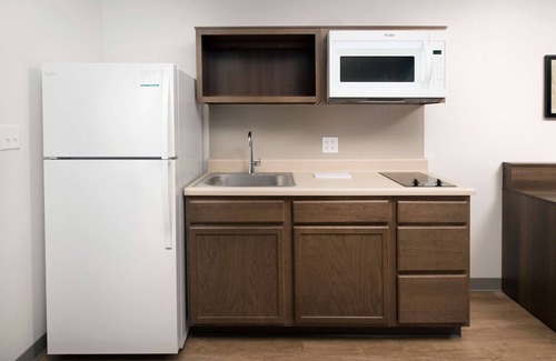 Daytona Beach Hotel | WoodSpring Suites Daytona Beach Int'l Speedway