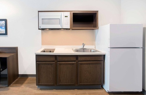 Daytona Beach Hotel | WoodSpring Suites Daytona Beach Int'l Speedway