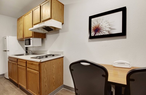La Porte Hotel | WoodSpring Suites Houston La Porte