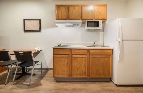La Porte Hotel | WoodSpring Suites Houston La Porte