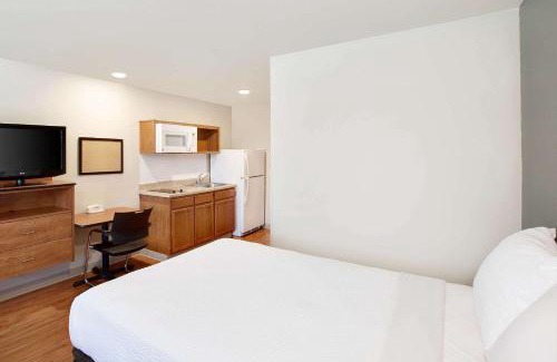 Lake Charles Hotel | WoodSpring Suites Lake Charles