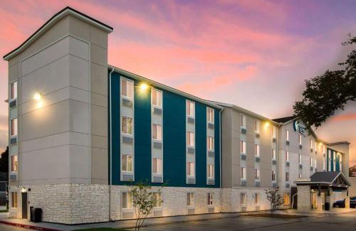 Lake Jackson Hotel | WoodSpring Suites Lake Jackson