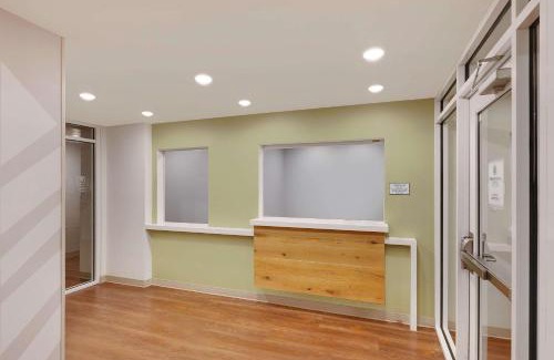 Las Colinas Hotel | WoodSpring Suites Las Colinas - Northwest Dallas