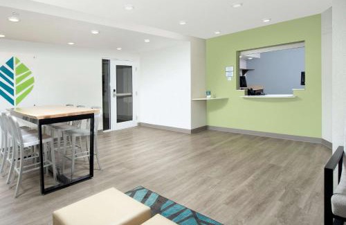 Ludlam Hotel | WoodSpring Suites Miami Southwest