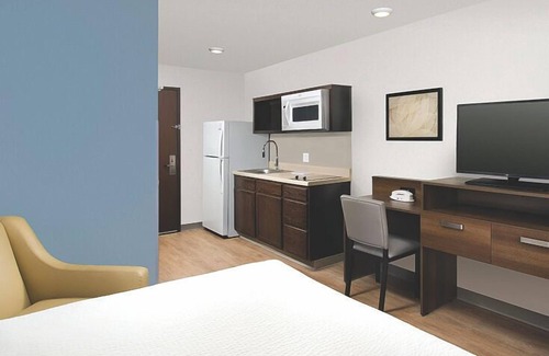 Rochester Hotel | Woodspring Suites Rochester Greece