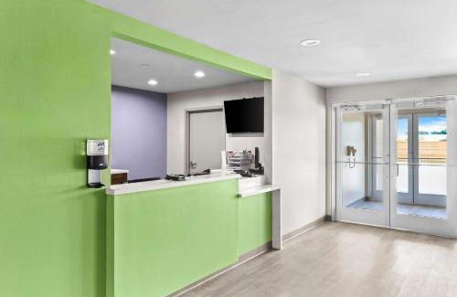 Southeast Houston Hotel | WoodSpring Suites South Houston Hobby