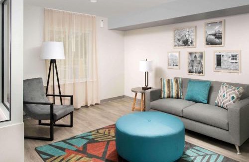 Maumee Hotel | WoodSpring Suites Toledo Maumee