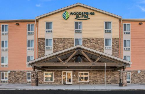 Novi Hotel | WoodSpring Suites Detroit Farmington Hills