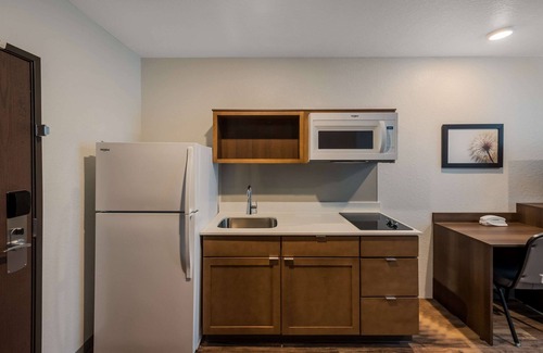 West Palm Beach Hotel | Woodspring Suites West Palm Beach
