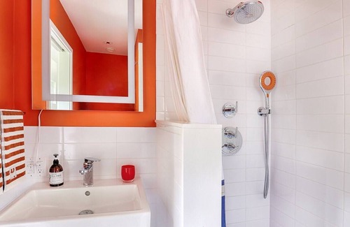 West Hurley House | Woodstock Forest Magic - Architectural gem on 5 serene acres - Private chef