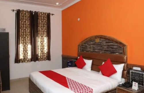 Mahanagar House | WoodStock Homestay By GRB