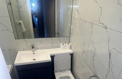 Hucknall Apartment | Woodstock House Flat 7 - Spacious 2BR Hucknall