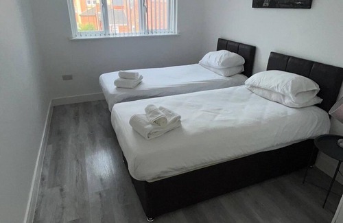 Hucknall Apartment | Woodstock House Flat 7 - Spacious 2BR Hucknall