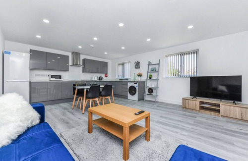 Hucknall Apartment | Woodstock House Flat 6 - 2BR Hucknall Haven