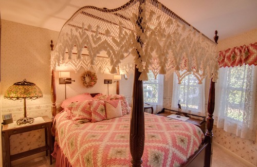 North Woodstock Hotel | Woodstock Inn Station & Brewery