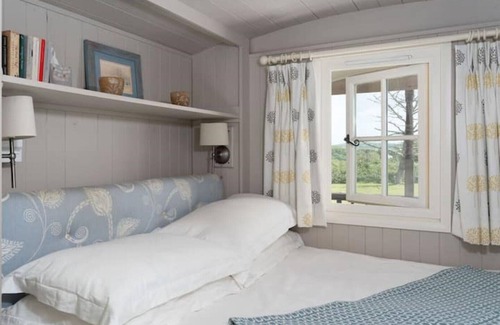 Rosudgeon Cabin | Woodstock Retreat Shepherd's Hut