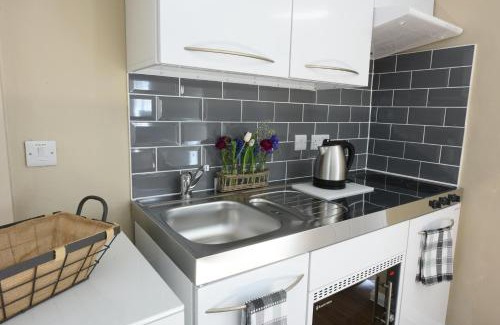 Charlton Apartment | Woodstock Suites