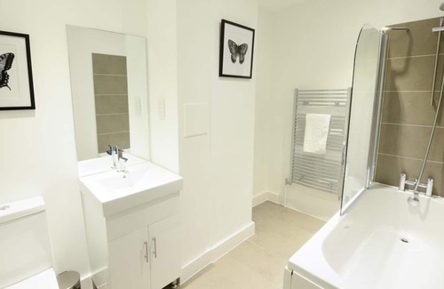 Charlton Apartment | Woodstock Suites