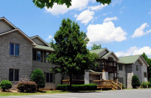McGaheysville Condo | Woodstone at Massanutten 2br suite, Sunday check-in