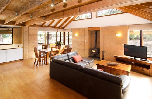 Quedjinup House | Woodstone Kookaburra Cottage