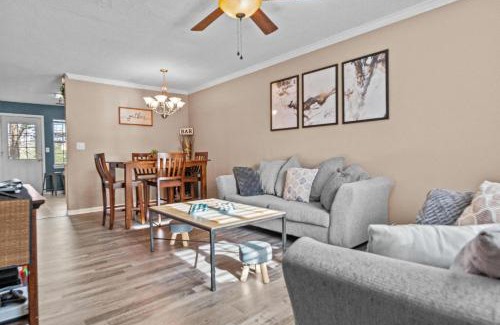 Athens House | Woodstone Retreat Condo right next to UGA golf course 2475