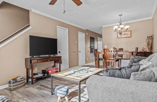 Athens House | Woodstone Retreat Condo right next to UGA golf course 2475
