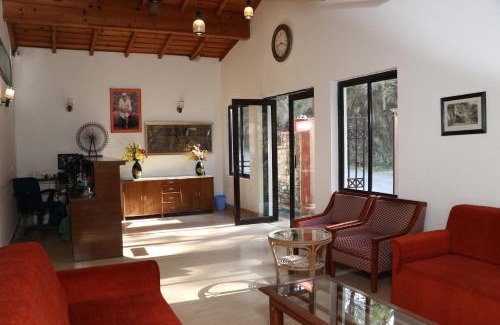 Turkaura House | Woodsvilla Residency Ranikhet