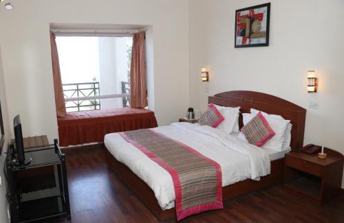 Turkaura House | Woodsvilla Residency Ranikhet