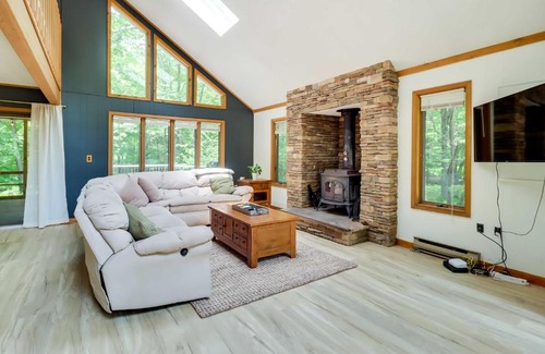 Gouldsboro House | Woodsy Big Bass Lake Hideaway with Fire Pit and Deck!