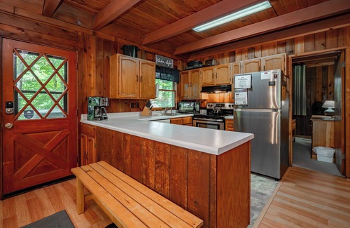 Sky Valley House | Woodsy Dog Friendly Retreat w/Lake Access
