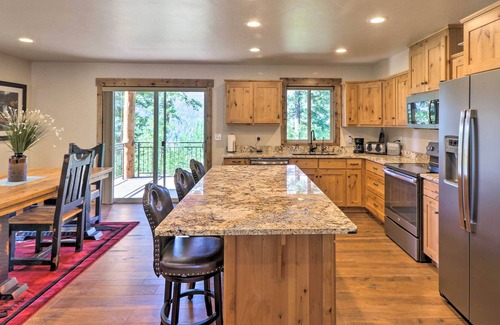 Bigfork Cabin | Woodsy 'Lakeview' Cabin w/ Fire Pit & Balcony