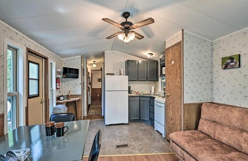 Lincoln House | Woodsy Loons Nest Retreat with Fire Pit!