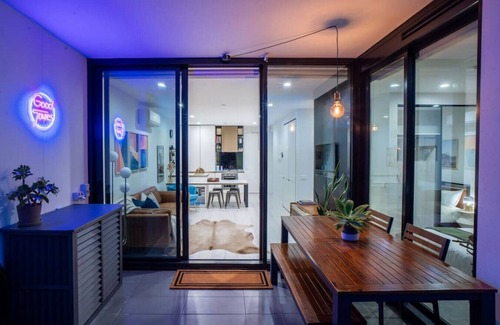 Collingwood Apartment | Woodsy - OpenAir Living Style