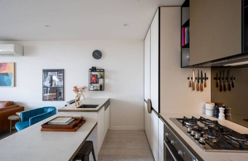 Collingwood Apartment | Woodsy - OpenAir Living Style