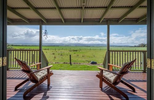 Port Welshpool House | Woodview Cottage Farm stay
