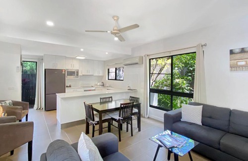 Arcadia Apartment | Woodville Beach Townhouse 6