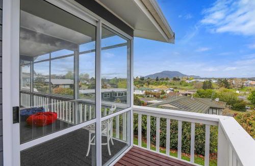 Taupo House | Woodward House Taupo