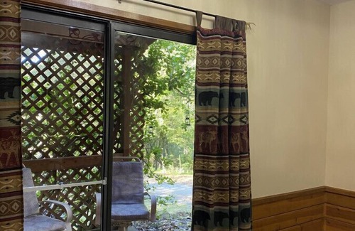 Benton Cabin | Woodwose Cabin - Adventures Now