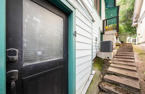 Midtown Apartment | Woody's Place