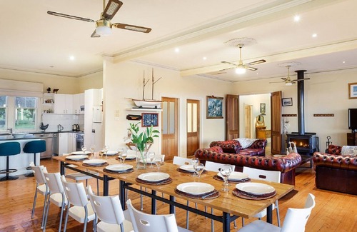 Woolamai House | Woolamai Park Suits 2-3 Families LARGE 7 Bedrooms